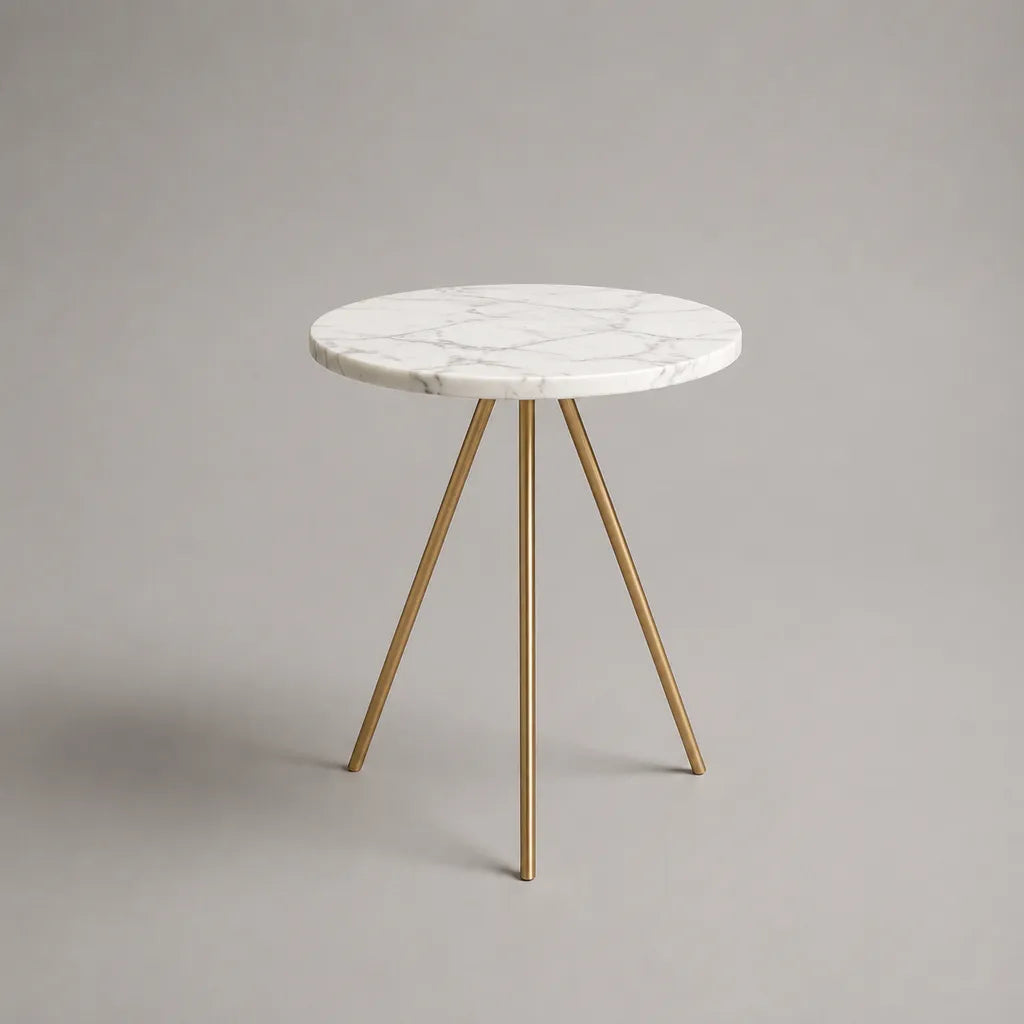 Tavolo laterale rotondo in marmo bianco venato e acciaio dorato, Ø 50 × H 55 cm